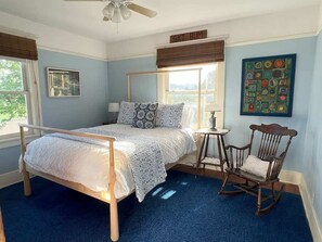 5 habitaciones, tabla de planchar con plancha y cuna de viaje 