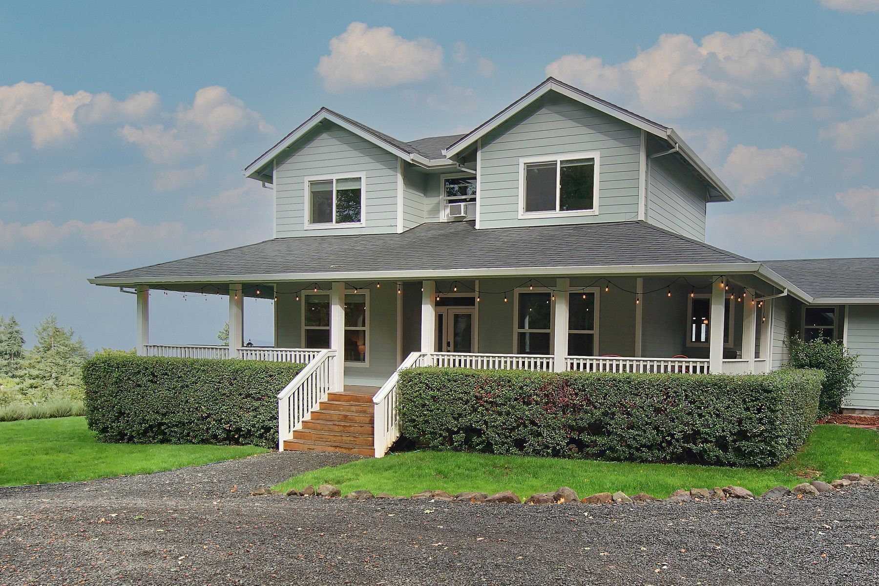 Sweeping Views | Close to Vineyards