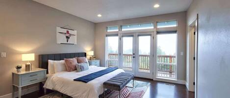 4 bedrooms, iron/ironing board, free WiFi, bed sheets