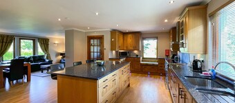 Oakwoods House -  a house that sleeps 10 guests  in 4 bedrooms