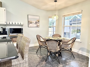 Dining - "Bayou Breeze" Private Pool (Heated) Gorgeous Home! Bikes, Game room (Navarre)