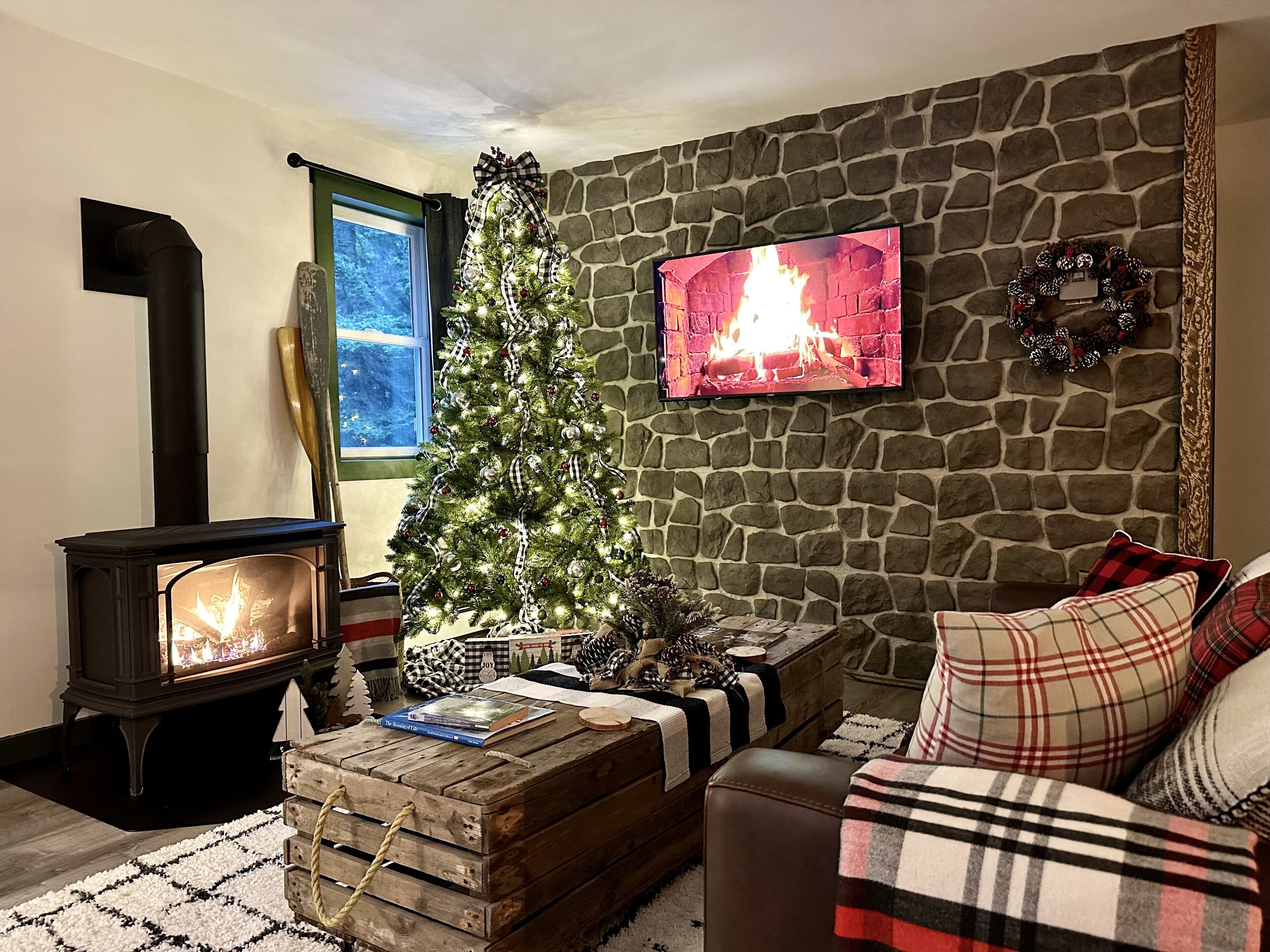 Eclectic & Forested Cabin w/ Firepit & Beach Access Near Acadia Schoodic