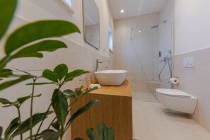 Design Apartment | Bathroom | Towels - The Olive Poolhouse (Split)