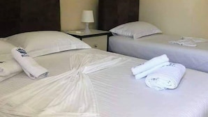 Classic Room | In-room safe, blackout curtains, iron/ironing board (on request) - Himararoyalhotel (Himarë)