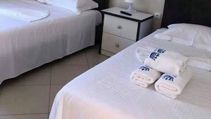 Classic Room | In-room safe, blackout curtains, iron/ironing board (on request) - Himararoyalhotel (Himarë)