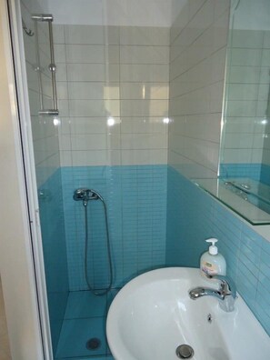 Classic Room | Bathroom - Himararoyalhotel (Himarë)