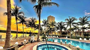 Pool - Luxury Condo with stunning water views (Fort Myers)