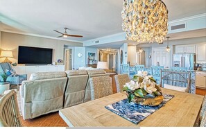 Smart TV - Luxury Condo with stunning water views (Fort Myers)