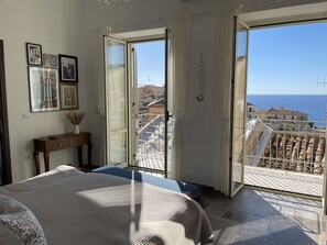 2 bedrooms, iron/ironing board, free WiFi, bed sheets - Rooftop Terrace With sea View in Pizzo old Town (Pizzo)