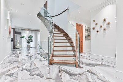 Luxury house in Toronto