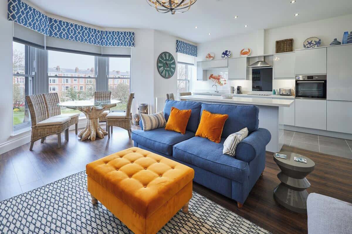 The Little Lobster, Scarborough - Host & Stay
