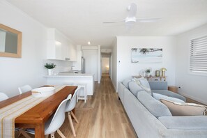 Smart TV - 2/39 Matthew Flinders (Port Macquarie)