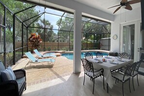 Outdoor dining - Albatross villa newly furnished/heated pool (Sebastian)
