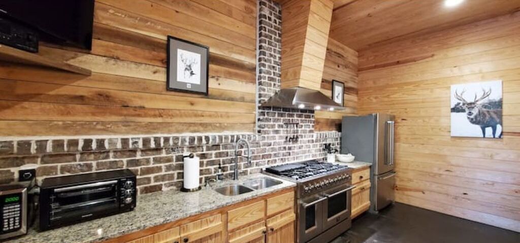 6-Bedroom Woodlands Retreat with Indoor Fireplace