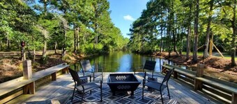 6-Bedroom Woodlands Retreat with Indoor Fireplace