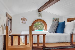 WiFi, bed sheets