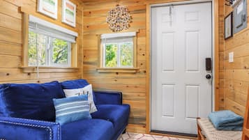 Televisión y chimenea