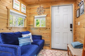 Televisión y chimenea 