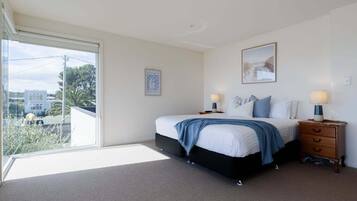 4 soverom, strykejern/-brett, wi-fi (inkludert) og sengetøy