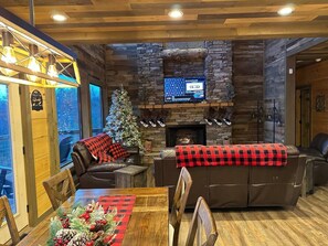 Interior - New! Sky Cove View-Beautiful Mountain Views (Sevierville)