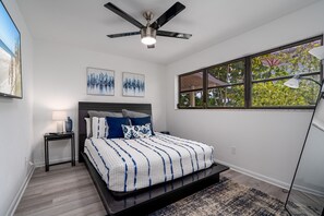 House, 4 Bedrooms | 4 bedrooms, free WiFi - 295 Ostego Dr - Gorgeous Bay Front Home 4 Bedroom Home by RedAwning (Fort Myers Beach)