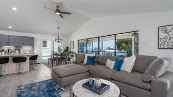 House, 4 Bedrooms | Interior