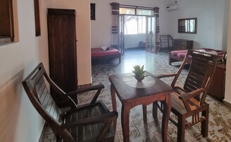 Sistema de insonorización, wifi gratis y ropa de cama