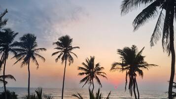 Comfort Triple Room, Ocean View, Beachside | View from room