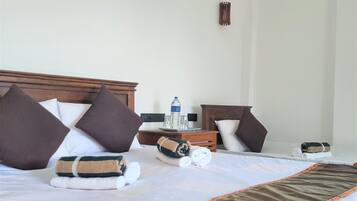 Soundproofing, free WiFi, bed sheets