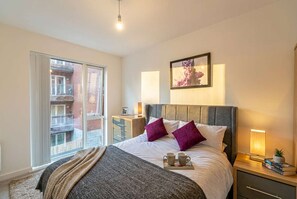 2 bedrooms, iron/ironing board, WiFi, bed sheets - Central Manchester Spacious 2 Bedroom Apartment (Manchester)