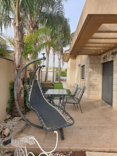 Romantic accommodation apartment.10 min from the sea