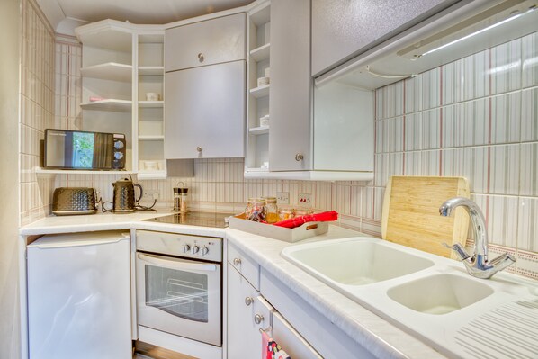 Fridge, microwave, oven, toaster