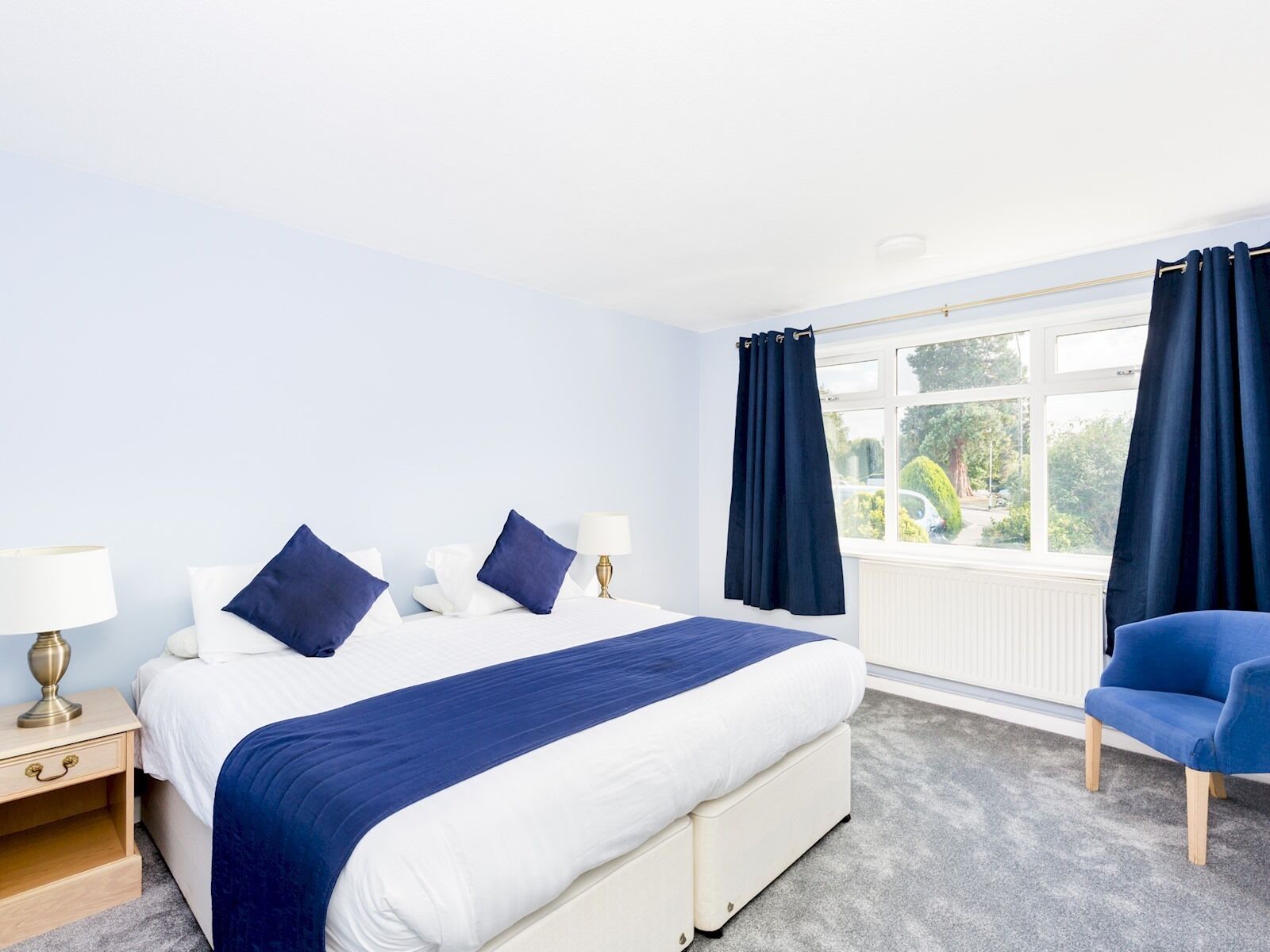 Pass the Keys | Large 4 Bed House near Warwick with Parking