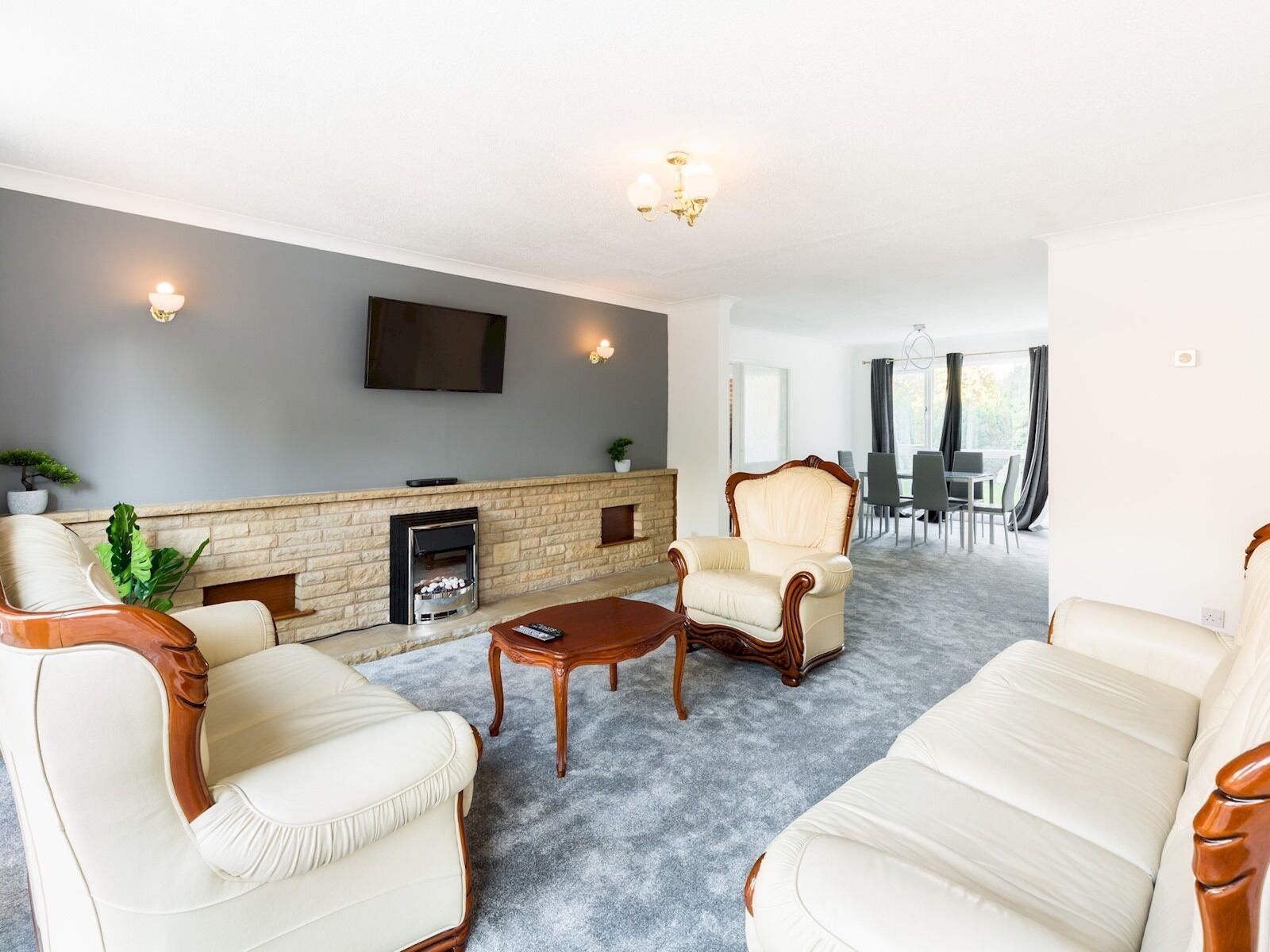 Pass the Keys | Large 4 Bed House near Warwick with Parking