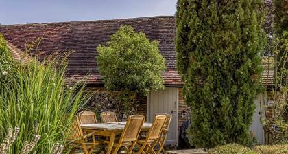 Pass the Keys | Beautiful Cottage In South Downs