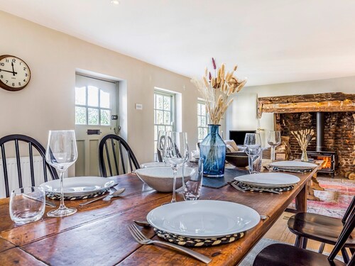 Pass the Keys | Charming Downland Cottage