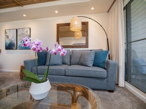 Smart TV, DVD player, books - Ocean View Condo in the Heart of Kihei! (Kihei)