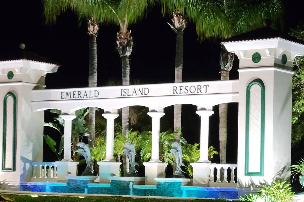 Emerald Island Resort Property located near Disney