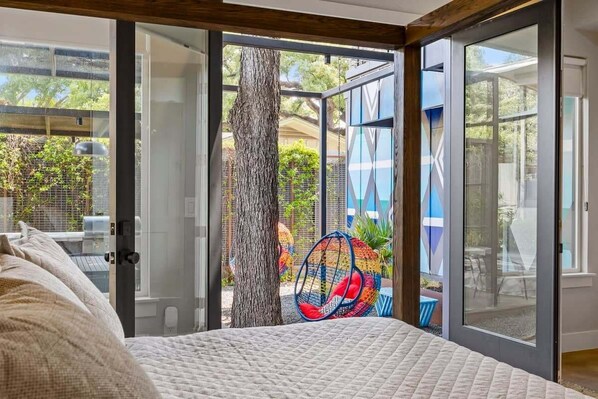 7 habitaciones, tabla de planchar con plancha, cuna de viaje y wifi 