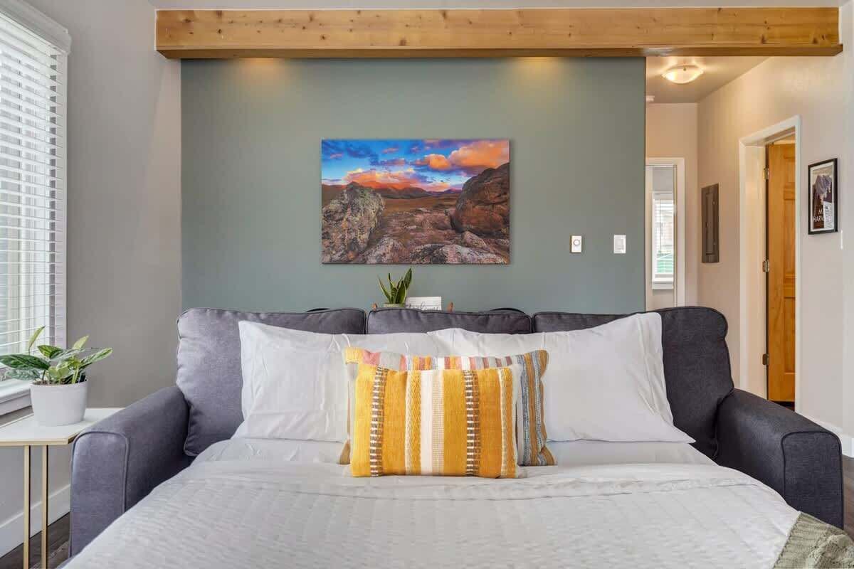 2 slaapkamers, een strijkplank/strijkijzer, wifi, beddengoed