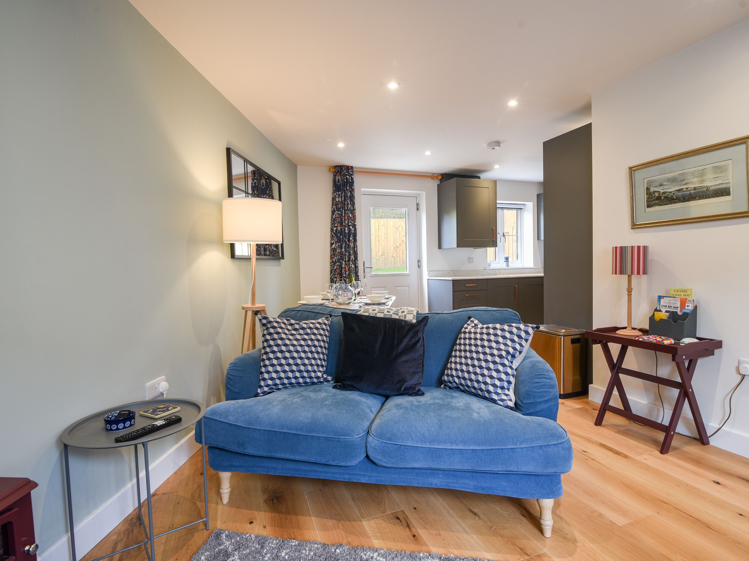 CONYBEARE COTTAGE, pet friendly, with a garden in Lyme Regis