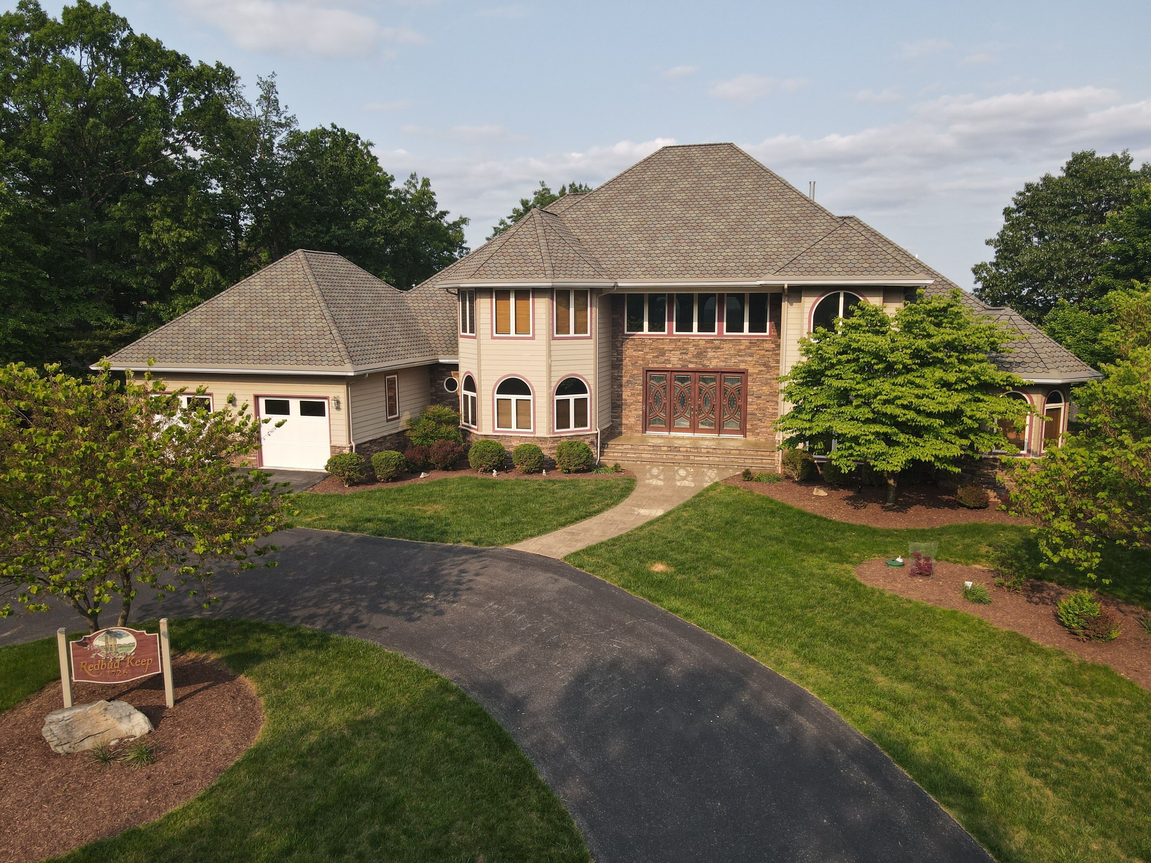 House, Multiple Beds (Redbud Keep - Amazing Manor!) | Exterior