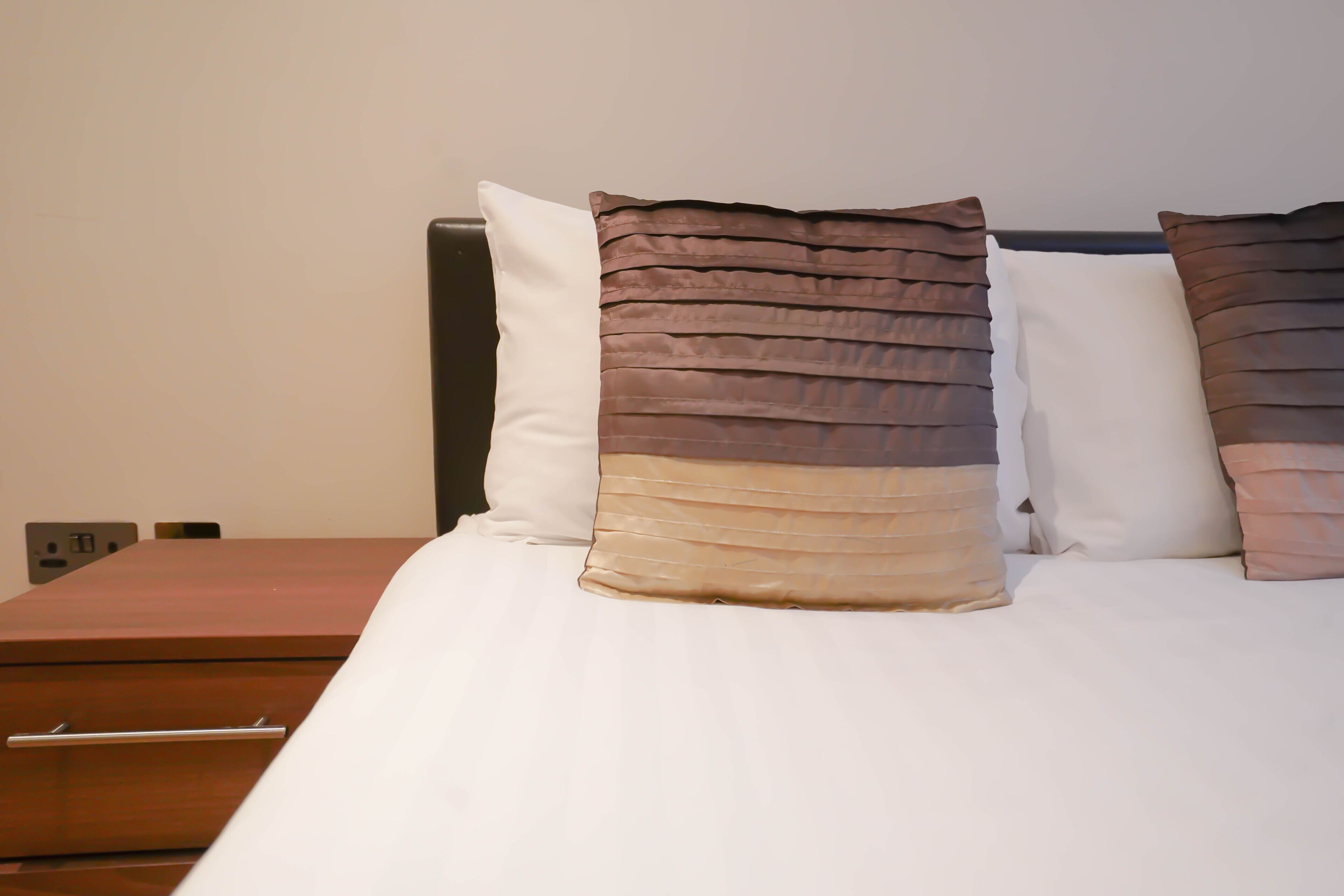 REDUCED RATE - London Waterloo 2 bedroom Apartment