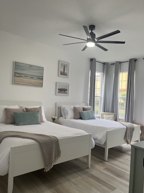 4 habitaciones, tabla de planchar con plancha, cuna de viaje y wifi 
