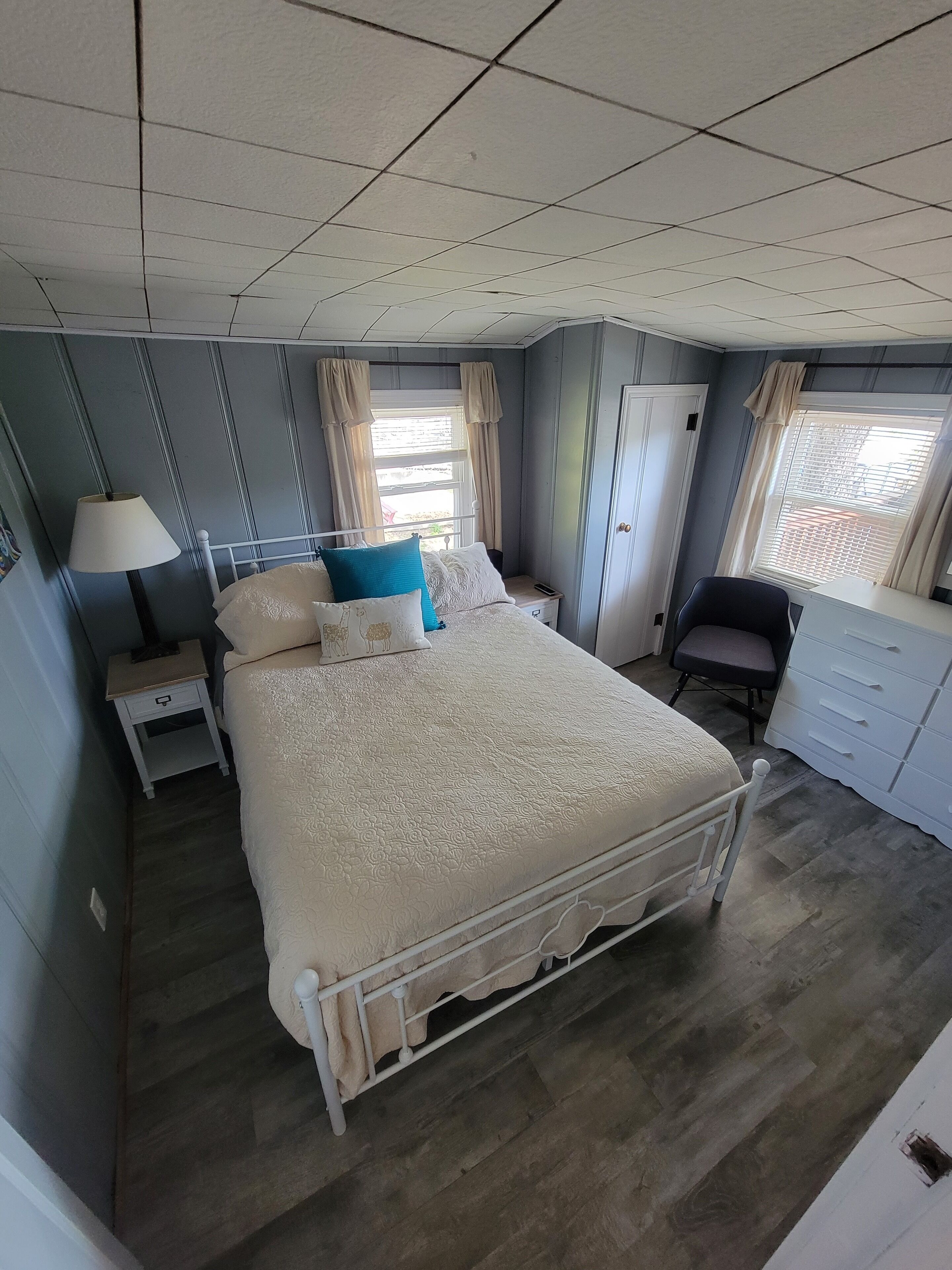 4 bedrooms, in-room safe, free WiFi, bed sheets