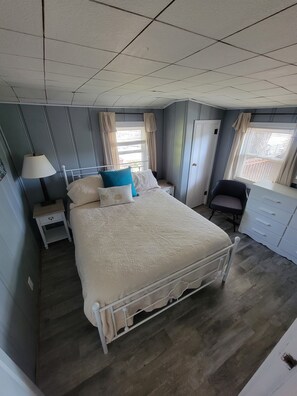 4 bedrooms, in-room safe, free WiFi, bed sheets