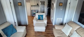 Castle Cliff Cabin - Home on the water- walking distance to Ha Ha Tonka