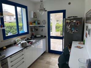 Réfrigérateur, four, plaque de cuisson, lave-vaisselle