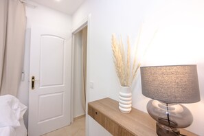 1 habitación, tabla de planchar con plancha y wifi gratis 