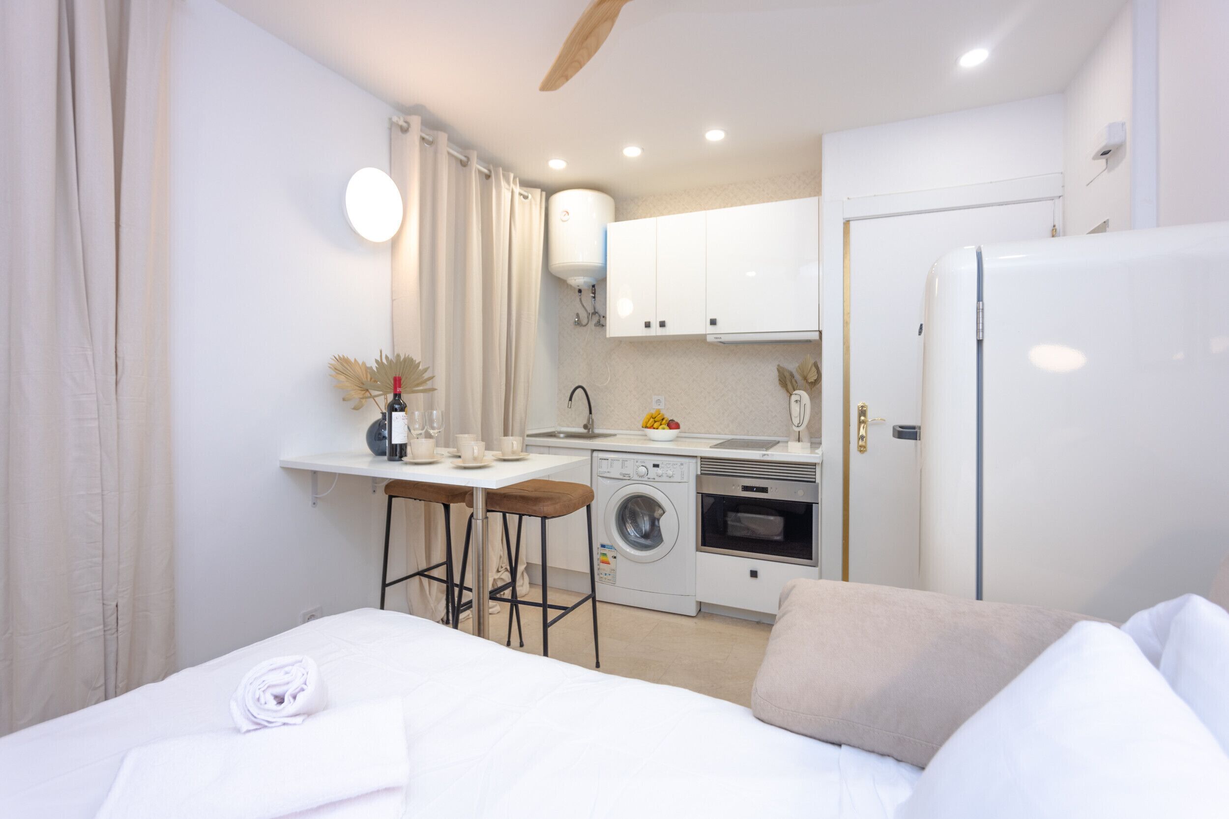 1 chambre, fer et planche à repasser, accès au Wi-Fi (inclus)